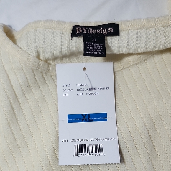 Elegant Cream Long Sleeve Top with Silver Accents - Picture 2 of 4